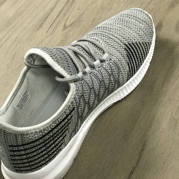 HP Men’s light weight lace up athletic shoes - Picture 2 of 5